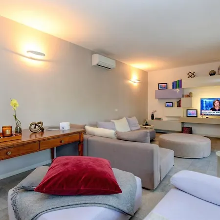Oscar Luxury Desenzanoloft Official Partner Homes & By Marriott Bonvoy デセンツァーノ・デル・ガルダ
